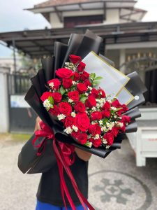 Buket Bunga Mawar Merah Spesial – Valentine DLL jombang