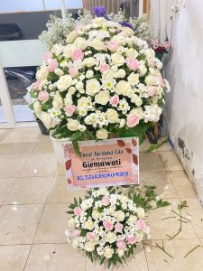 Bunga Standing Cantik & Elegan Jombang – 2 Titik Bunga jombang