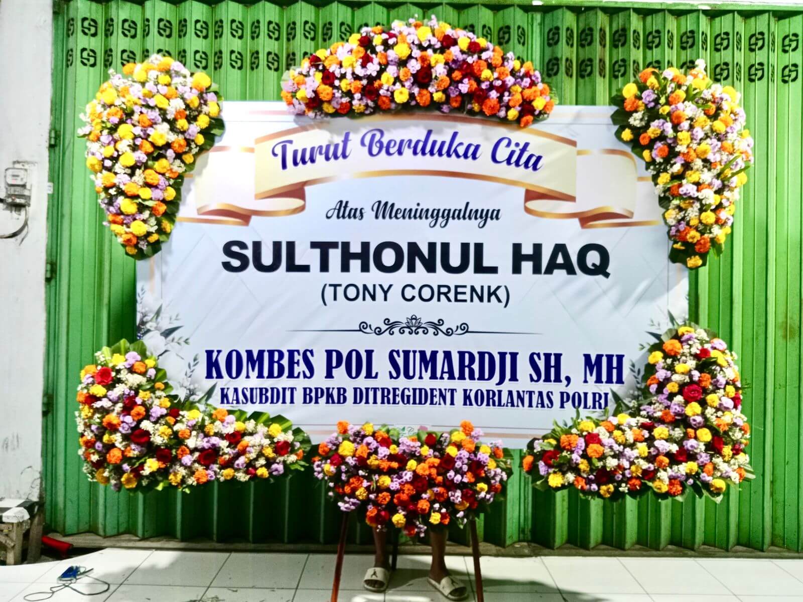 Karangan Bunga Duka Cita Jombang – 6 Titik Bunga